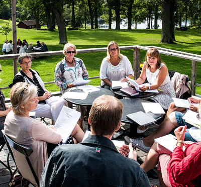 Möte utomhus på Sånga