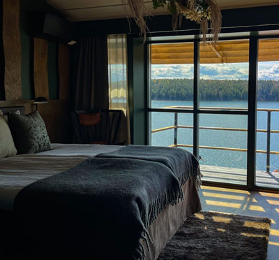 Sånga Logirum med sjöutsikt